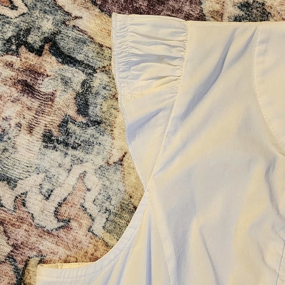 BCBGMaxAzaria White Cotton Blend Fitted Blouse with Cap Sleeves Size Small - Picture 3 of 6